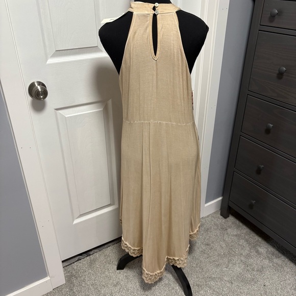 Three Bird Nest Dress - Picture 3 of 10